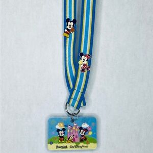 Disneyland Lanyard Blue & Yellow for Trading. Mickey & Minnie Pins Included.